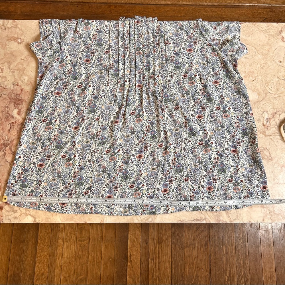 NWT Rose + Olive Size 1X Blue Floral Short Sleeve Blouse Ruffle Flowy - Picture 14 of 16